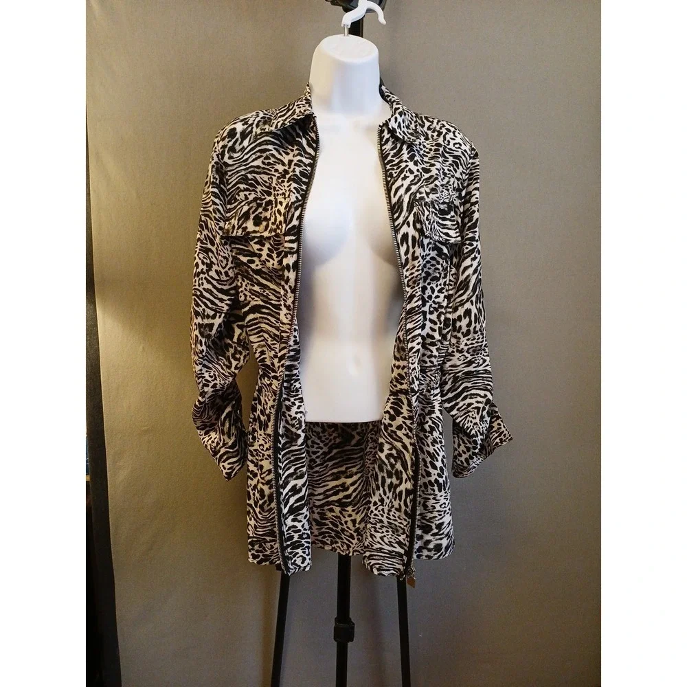Michael Kors Women's Inverted Graphic Collared Top Black/White Animal Print Sm‎